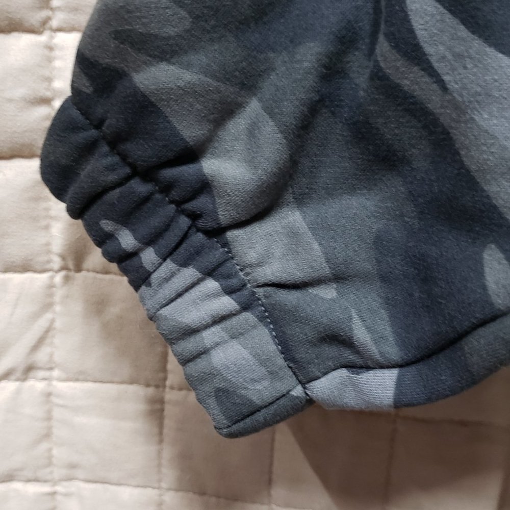 Wild Fable - Women's High-Rise Fleece Sweatpants - Size Medium Color Green Camo - Picture 6 of 8